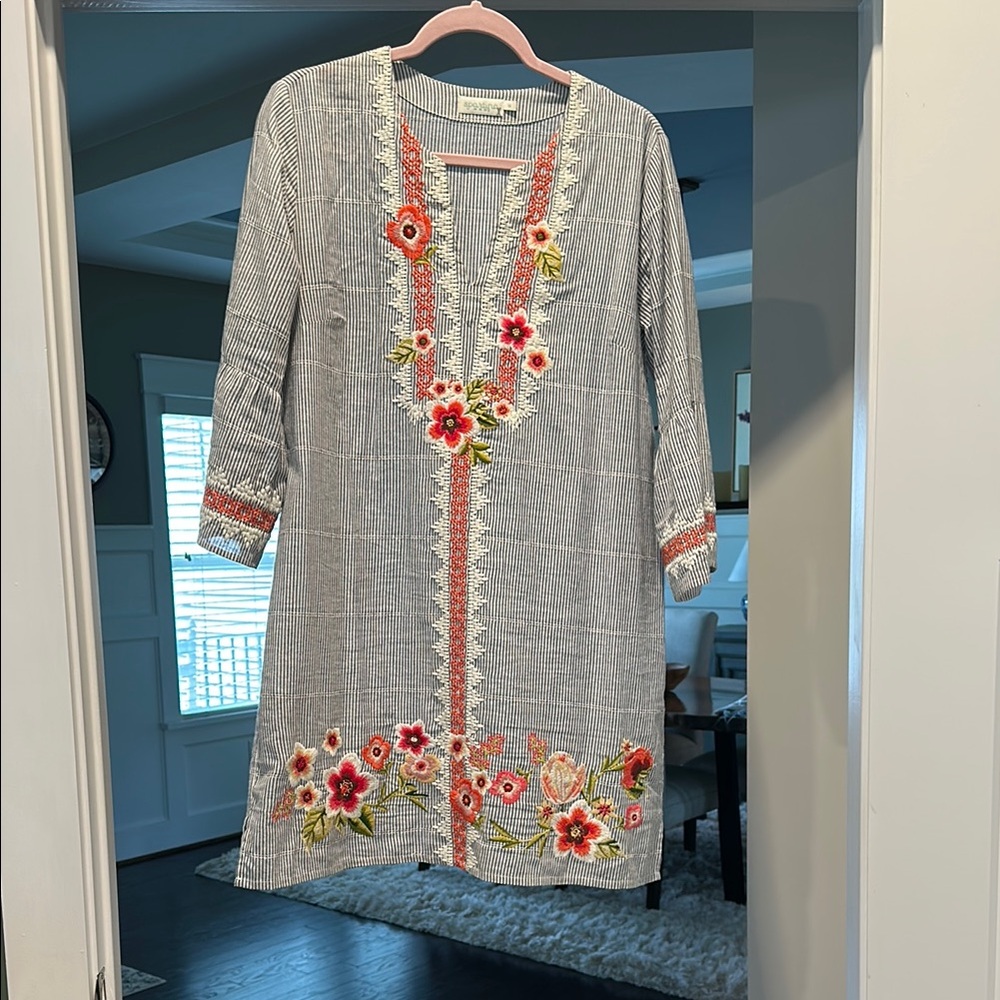 Spartina dress Floral Embroidered Striped  size medium, EUC